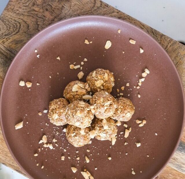 3 ingredient peanut butter oatmeal balls