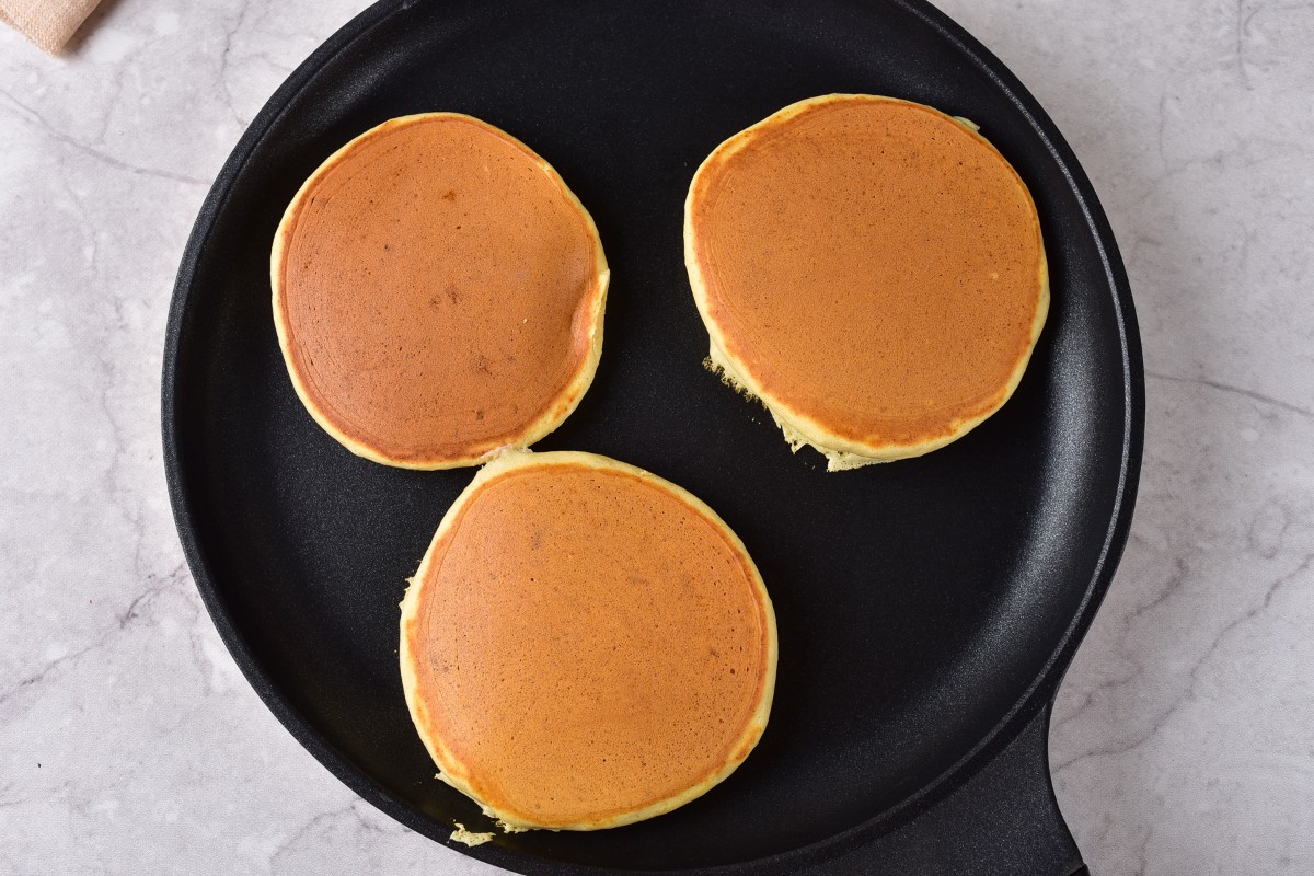 Frying pancakes in a pan