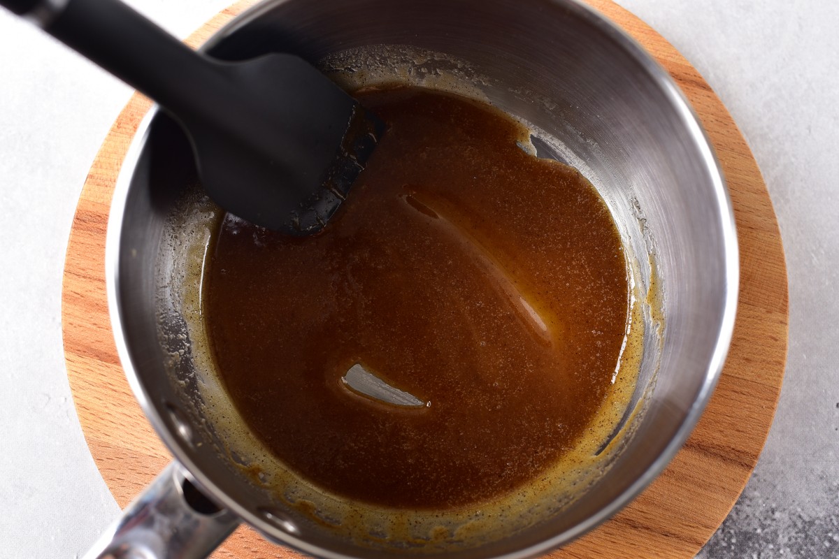 Cooking caramel in a pot