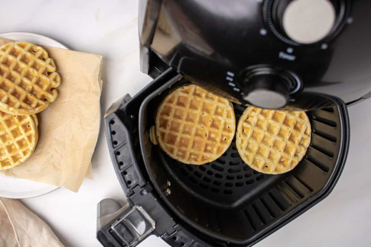 Waffles in the air fryer