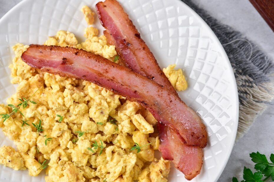 is cooking eggs in bacon grease bad for you