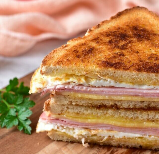 Ham and egg sandwich