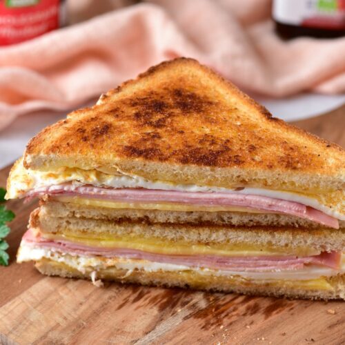 Ham and egg sandwich