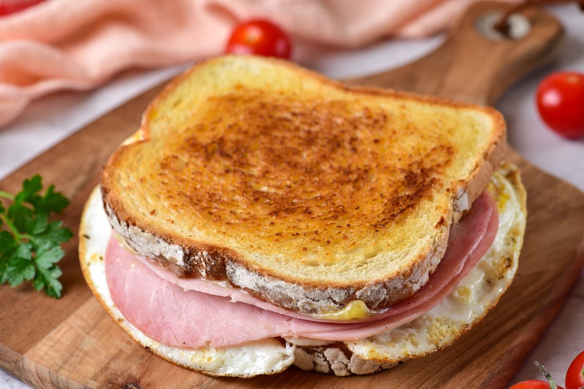 Ham and Egg Sandwich | Golden Truffle