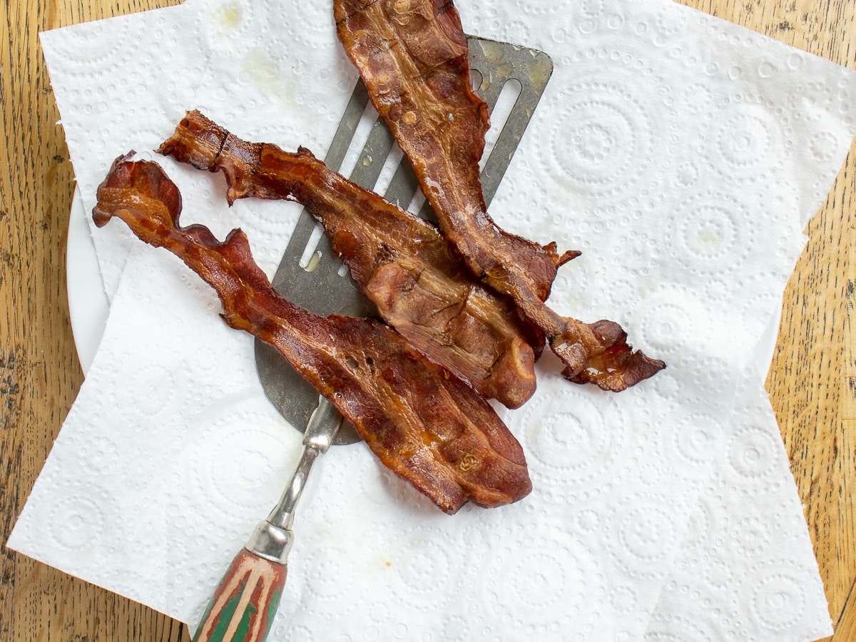 Bacon on paper lined plate