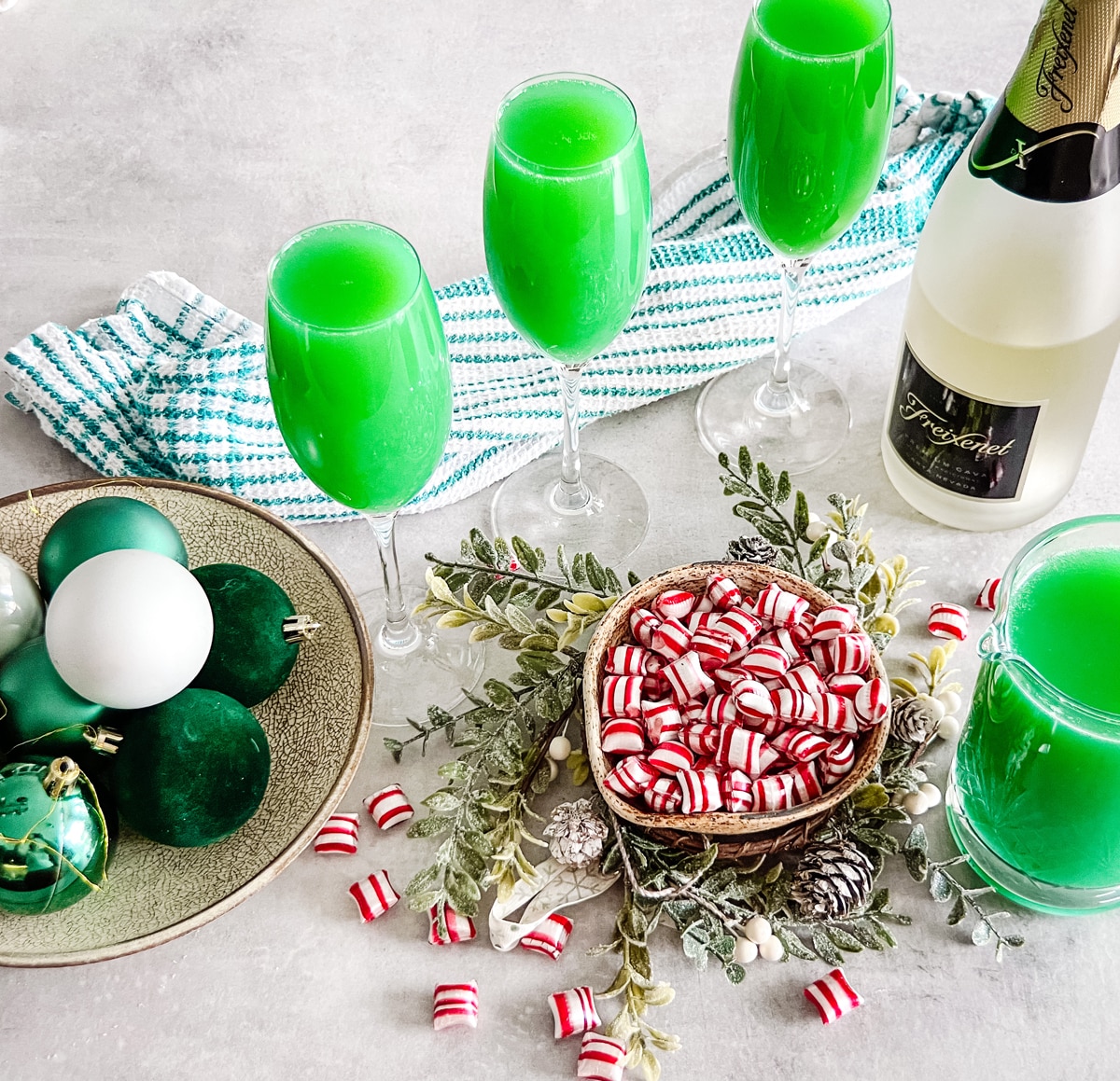 Grinch Mimosa: A Festive Holiday Cocktail - Honeybunch Hunts