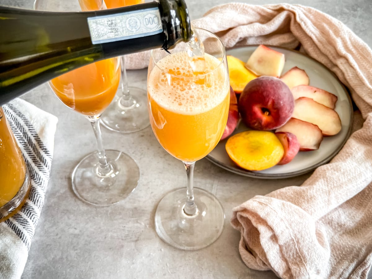 The Best Sweet Peach Mimosas (Mimosas with Peach Schnapps) - Seasoned  Sprinkles