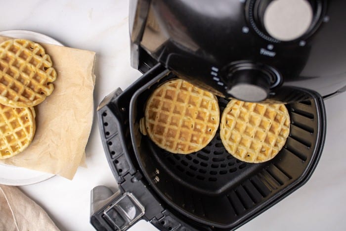 How to reheat a waffle air fryer