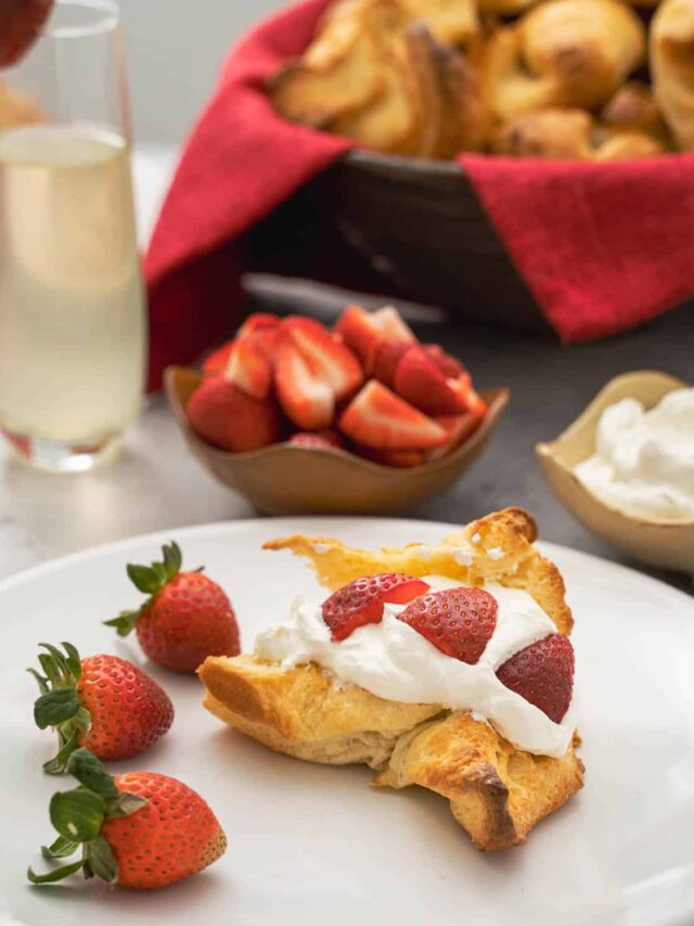 How To Make Strawberry Croissants Golden Truffle