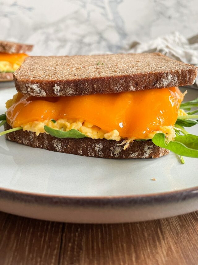 How To Make a Scrambled Egg Sandwich | Golden Truffle